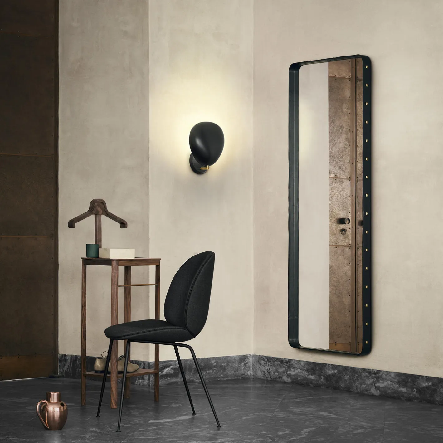 GUBI Adnet Rectangular Wall Mirror, black> Vægspejle