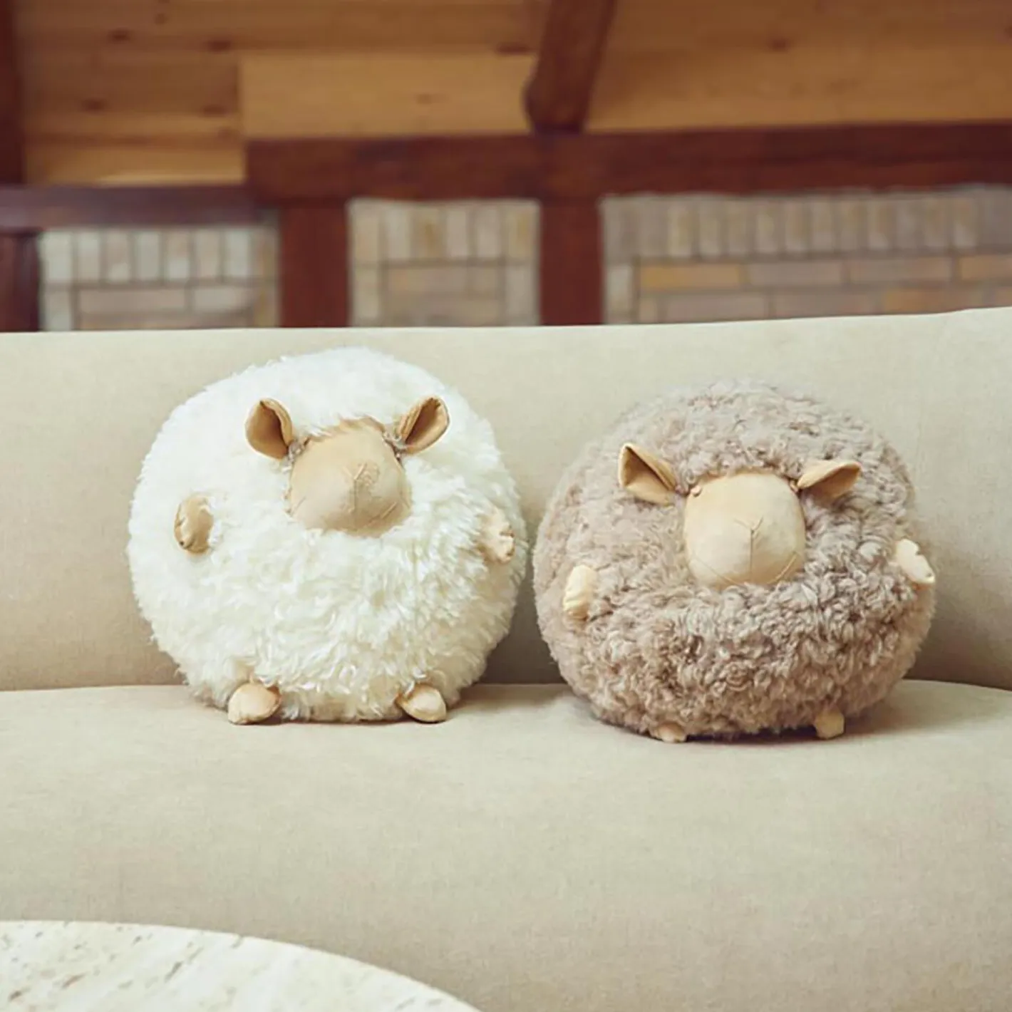 NATURES Collection Cute Sheep rund pude Ø 34 cm,> Pyntepuder & Hynder