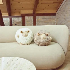 NATURES Collection Cute Sheep rund pude Ø 34 cm,> Pyntepuder & Hynder