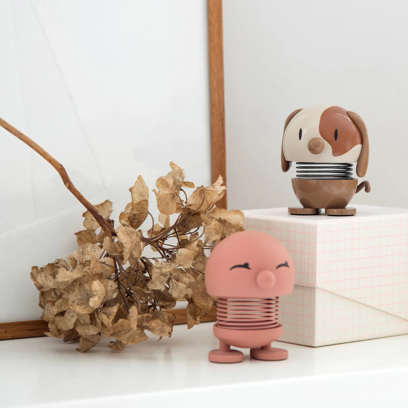 Hoptimist Dog, brown> Figurer & Glaskunst