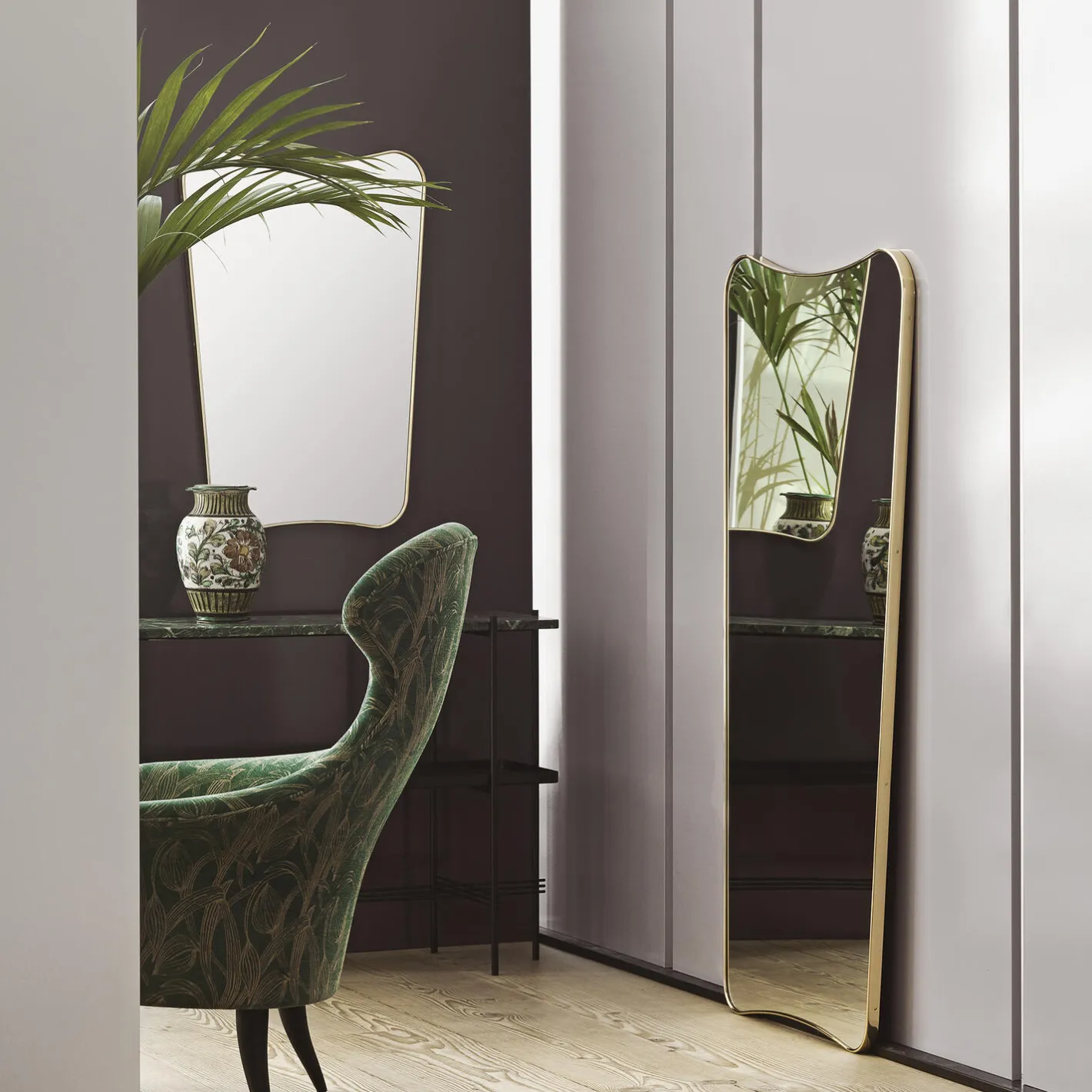 GUBI F.A. 33 Wall Mirror, polished brass> Vægspejle