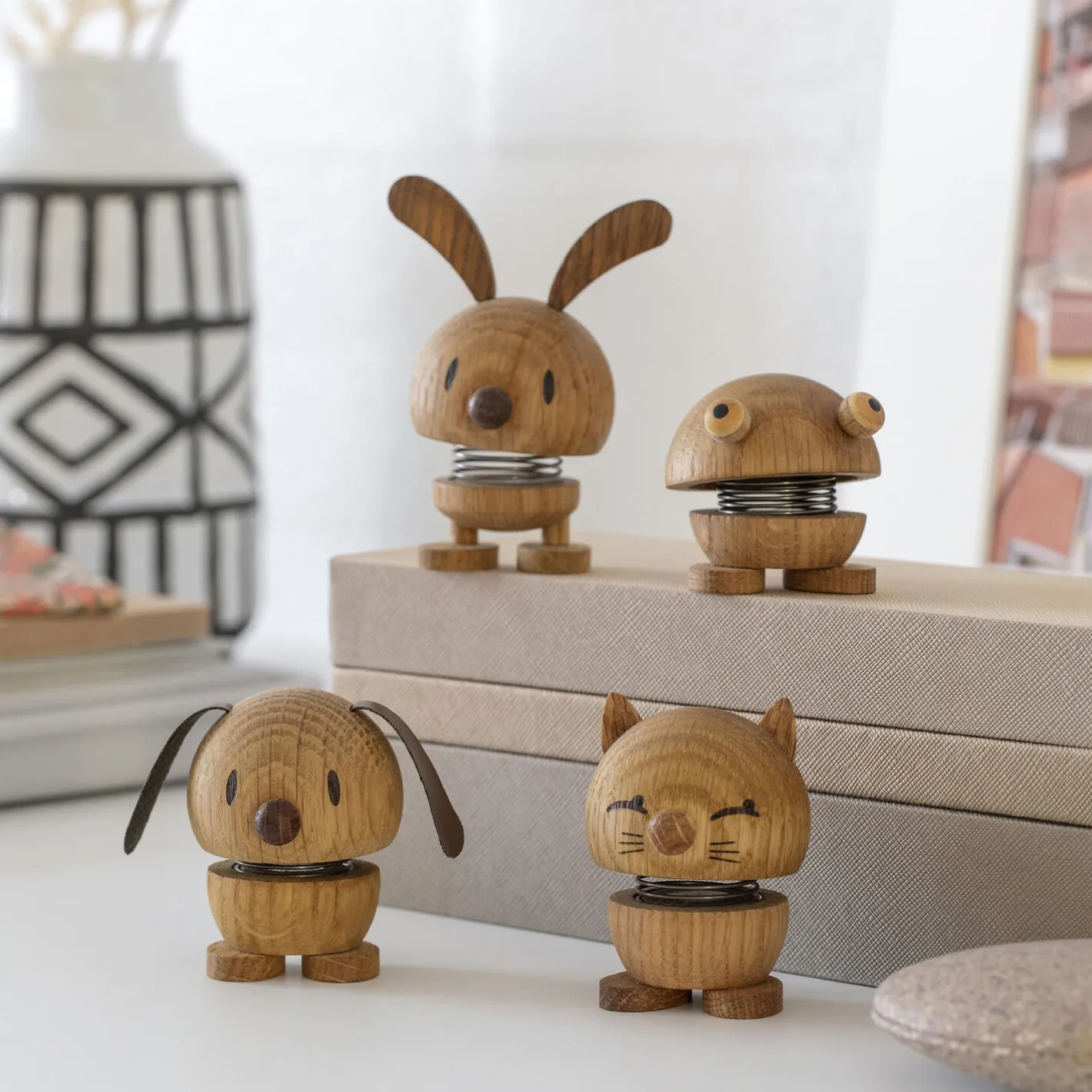 Online Hoptimist Frog, oak