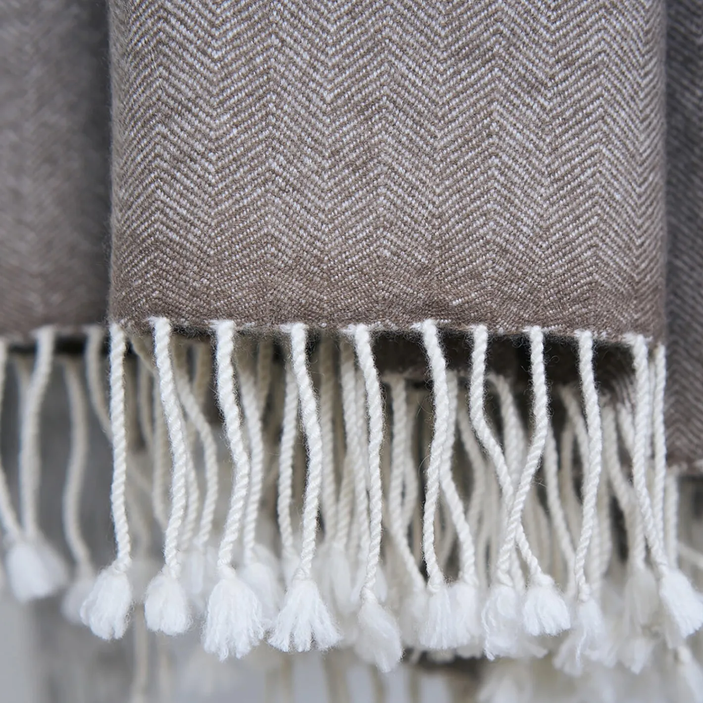 CARE BY ME HERRINGBONE Throw,> Plaider