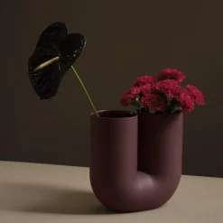 Discount Muuto Kink Vase, deep red