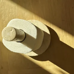 HOEME Copenhagen Køkkenrulleholder, sand