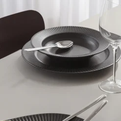 New Eva Trio Legio Nova Middagstallerken 25 cm, black