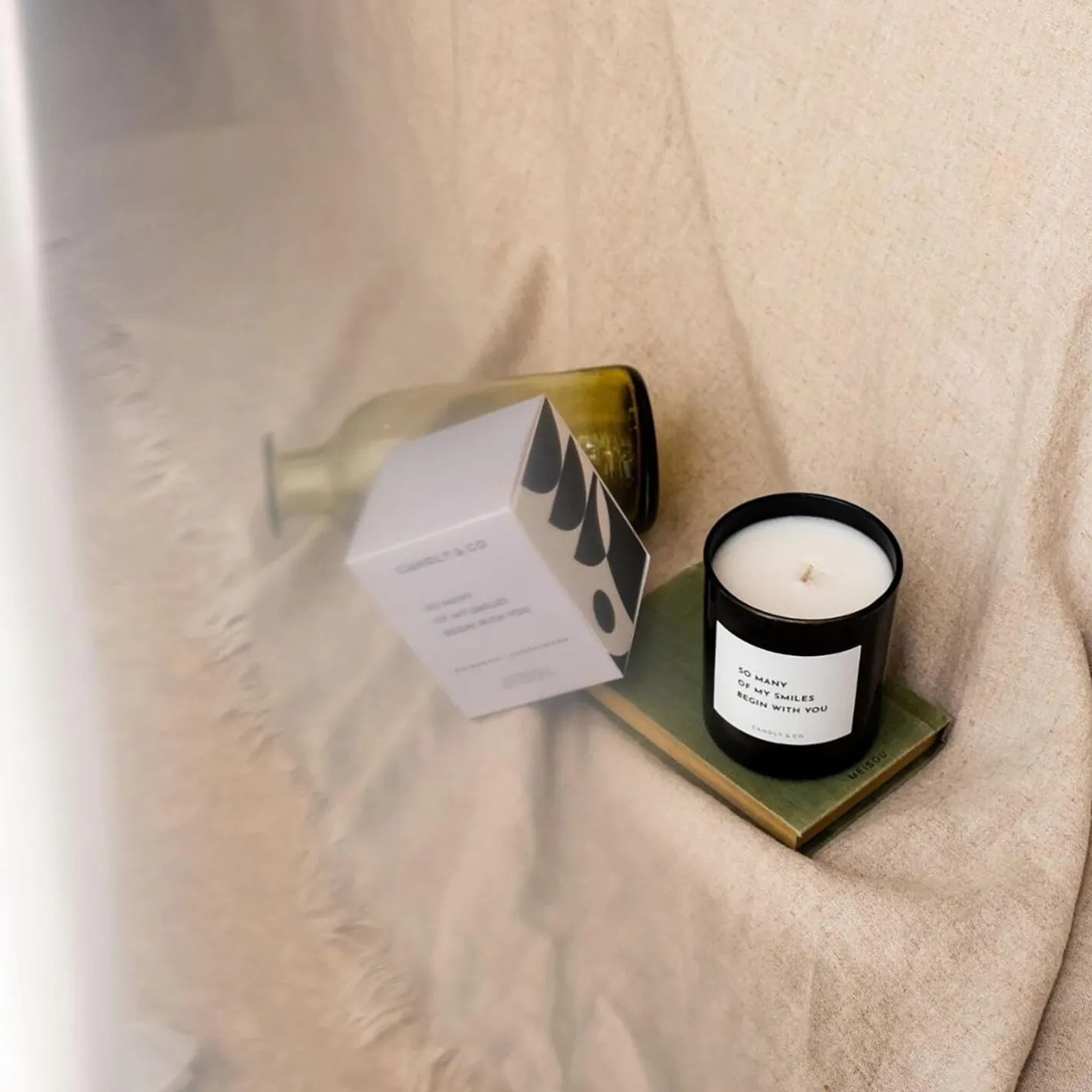 Candly & Co No. 6 Candle, So many of my smiles begin with you> Lys & Duftlys