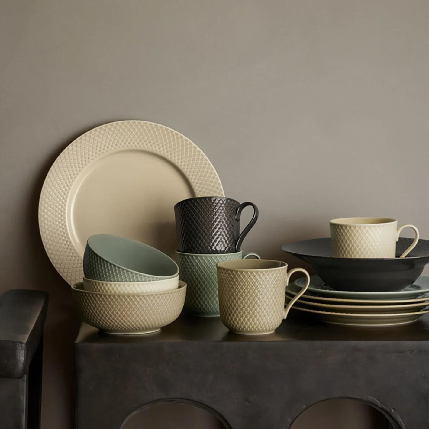 New Lyngby Porcelæn Rhombe Earth Frokosttallerken Ø 21 cm, moss