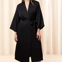 Triumph Robes Satin Robe 01, black>Dame Nattøj & Loungewear|Badekåber