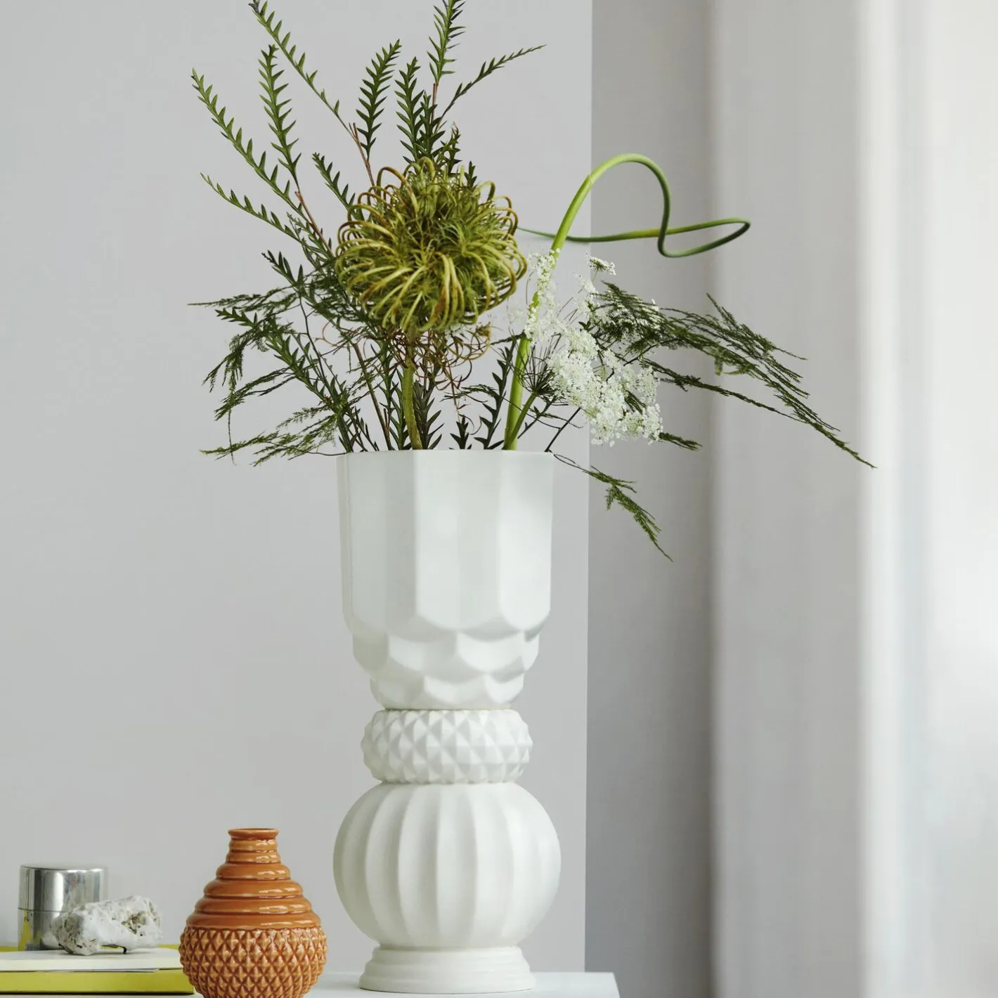 Dottir Nordic Design Samsurium Towerbell vase, white> Vaser