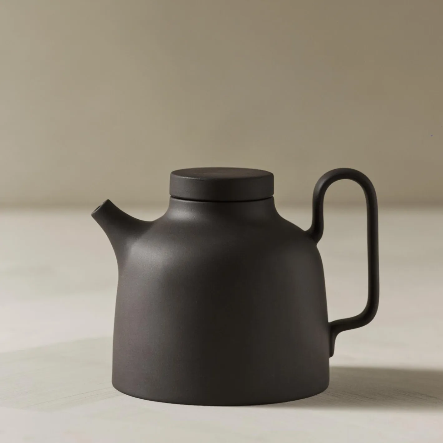 Discount Design House Stockholm Sand Secrets Tea Pot, black clay
