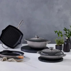 New Le Creuset Signature Buffetgryde 30 cm, flint