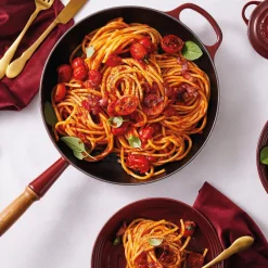 Discount Le Creuset Signature stegepande med træhåndtag Ø 28 cm, garnet