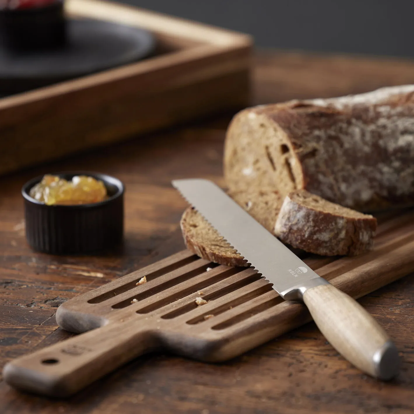 HOLM Skærebræt med brødkniv> Køkkenudstyr