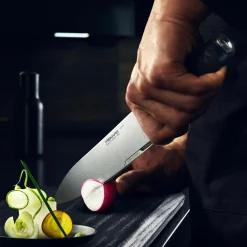 Fiskars Taiten kokkekniv stor><noscript><img width=