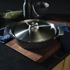 Sale Fiskars Taiten stegefad med låg Ø 28 cm